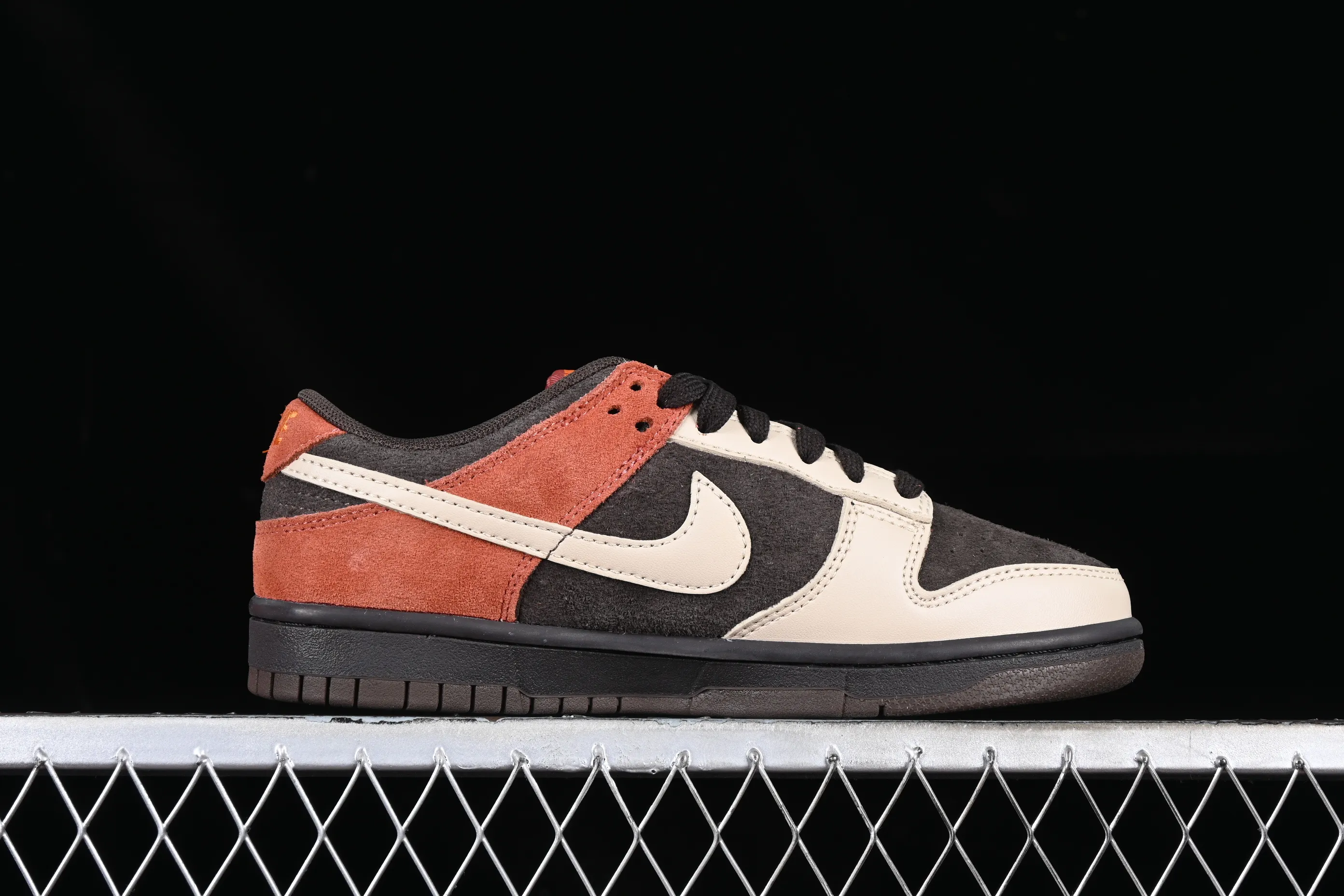 All Categories Nk SB Dunk Series Nk SB Dunk Low Low-top sneakers Cost-effective version Nk Dunk Low "Red Panda" Red Panda SB low-top sports and leisure sneakers FV0395-200